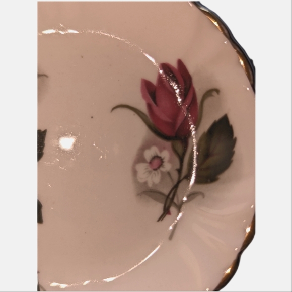 3.5" Fine Bone China Dish - by Royal Windsor England - Picture 2 of 3